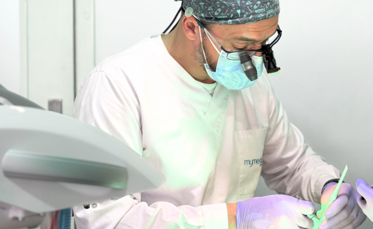 Descubra como a biomimética dentária pode restaurar o seu sorriso com naturalidade e tecnologia avançada, preservando o que é seu por natureza.