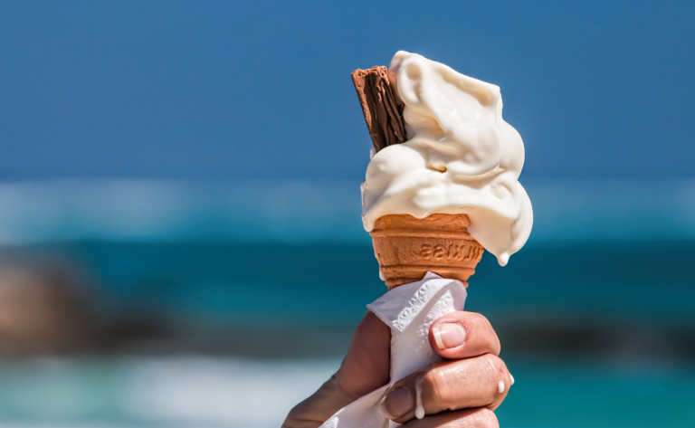 Dentes Sensíveis no Verão? Descubra as Causas e Como Evitar o Desconforto